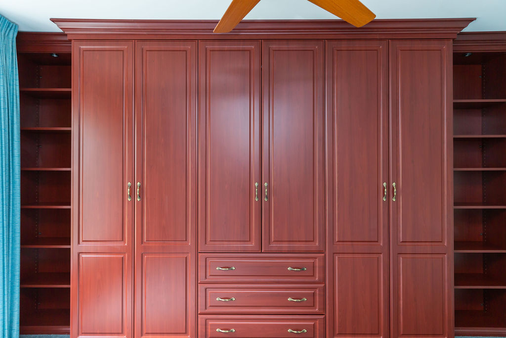 3427 Vollmer Road, Unit 209 Flossmoor, IL 60422 - Photo 24 of 45 a view of wooden door and cabinets