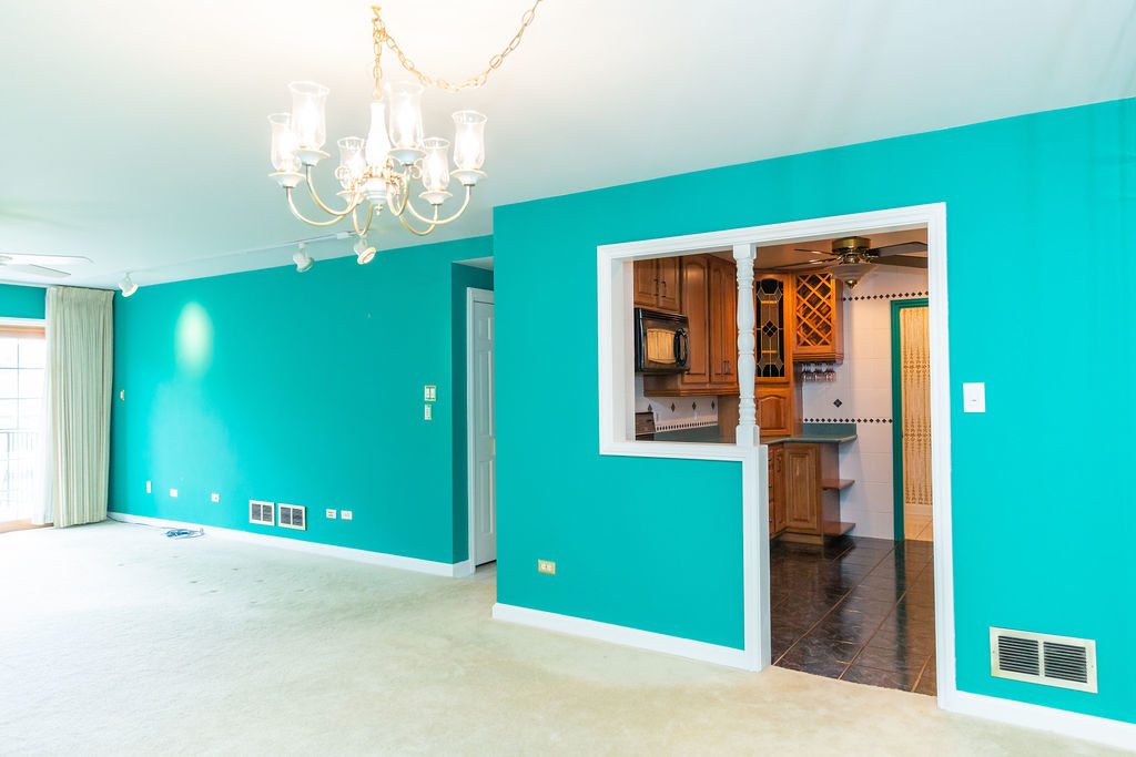 3427 Vollmer Road, Unit 209 Flossmoor, IL 60422 - Photo 10 of 45 a view of a room that has a large tree