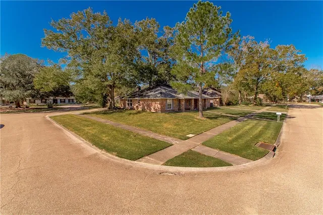 $255,000 | 2732 Westerwood Drive, Baton Rouge, LA 70816
