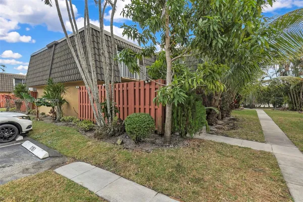 $2,600 | 22168 Boca Rancho Drive, Unit B, Boca Raton, FL 33428