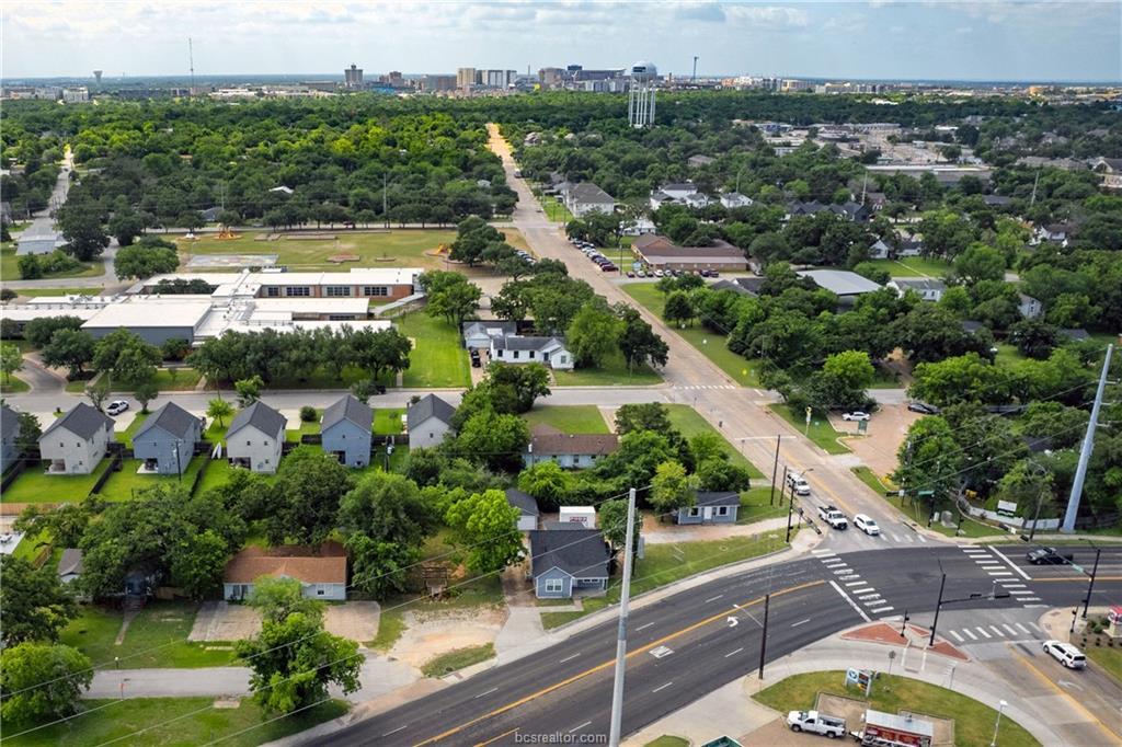 403 Sulphur Springs Road Bryan, TX 77801 - Photo 8 of 11