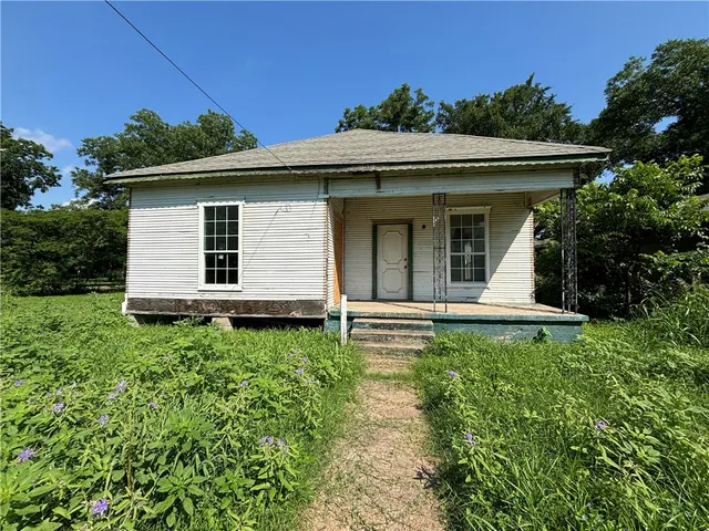 $129,000 | 1002 East Calhoun Avenue, Waco, TX 76704