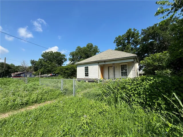 $129,000 | 1002 East Calhoun Avenue, Waco, TX 76704