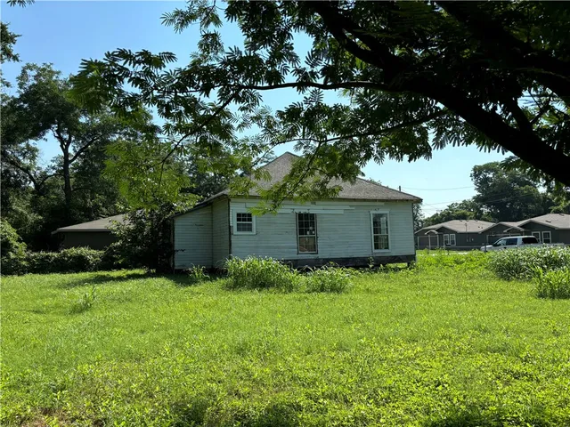 $129,000 | 1002 East Calhoun Avenue, Waco, TX 76704