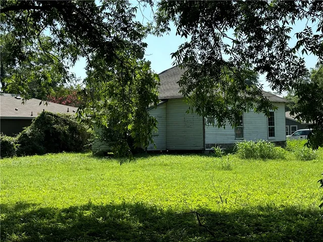 $129,000 | 1002 East Calhoun Avenue, Waco, TX 76704