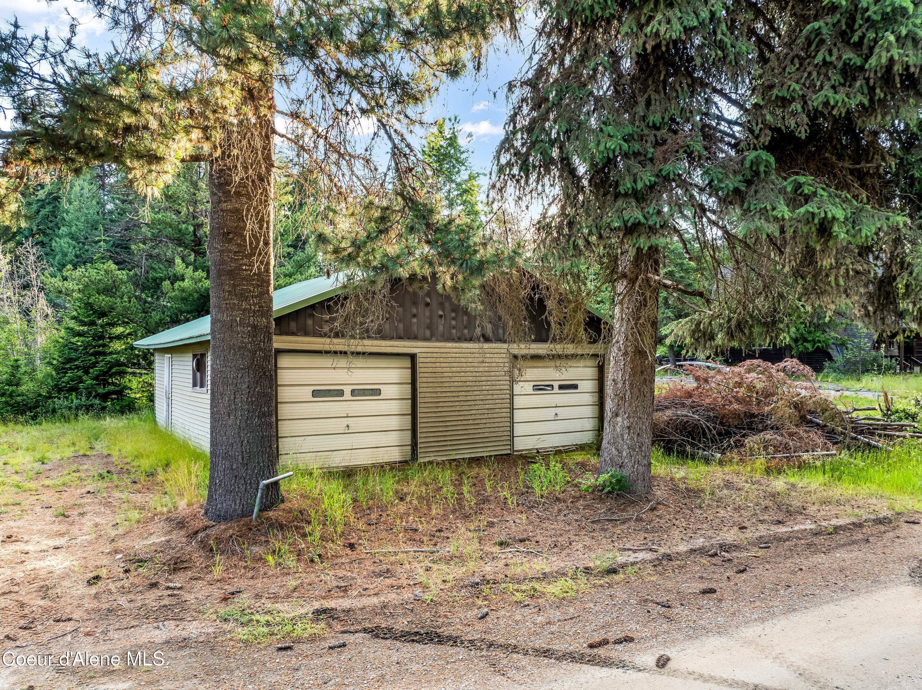 46 Old Schneider Road Priest Lake, ID 83856 - Photo 7 of 19 Garage