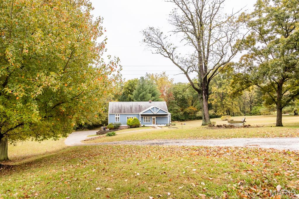 130 Covered Bridge Lane Belleville, IL 62221 - Photo 2 of 39