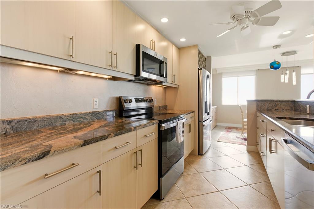 15 Bluebill Avenue, Unit 702 Naples, FL 34108 - Photo 3 of 23 Kitchen