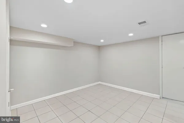 $3,200 | 1615 Fairlawn Avenue Southeast, Washington, DC 20020