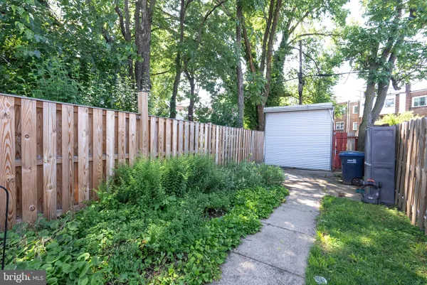 $3,200 | 1615 Fairlawn Avenue Southeast, Washington, DC 20020