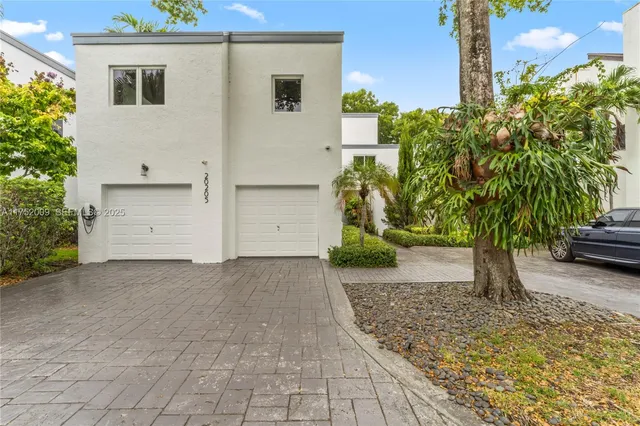 $1,999,999 | 20205 West Oak Haven Circle, Miami, FL 33179