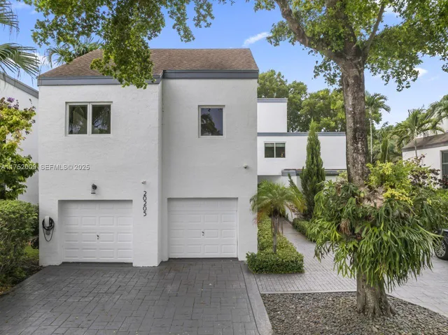 $1,999,999 | 20205 West Oak Haven Circle, Miami, FL 33179
