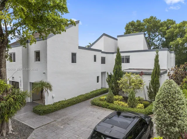 $1,999,999 | 20205 West Oak Haven Circle, Miami, FL 33179