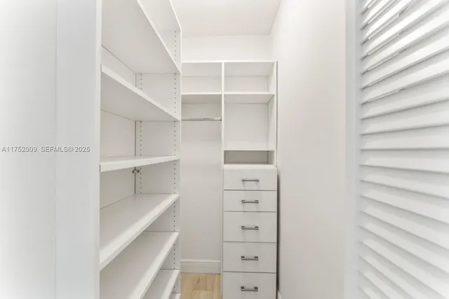 $1,999,999 | 20205 West Oak Haven Circle, Miami, FL 33179