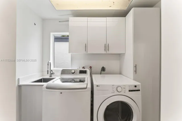 $1,999,999 | 20205 West Oak Haven Circle, Miami, FL 33179