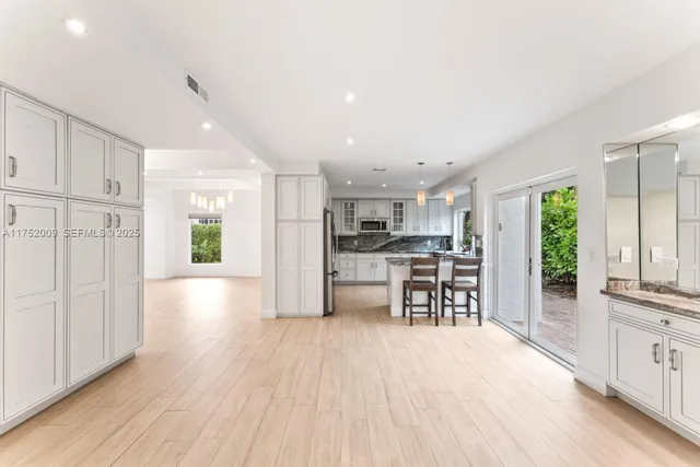 $1,999,999 | 20205 West Oak Haven Circle, Miami, FL 33179