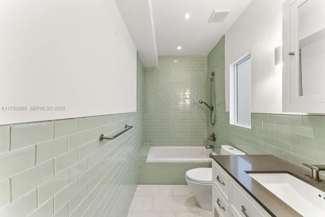 $1,999,999 | 20205 West Oak Haven Circle, Miami, FL 33179