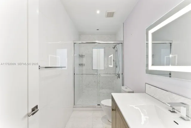 $1,999,999 | 20205 West Oak Haven Circle, Miami, FL 33179