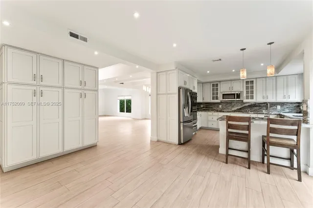 $1,999,999 | 20205 West Oak Haven Circle, Miami, FL 33179