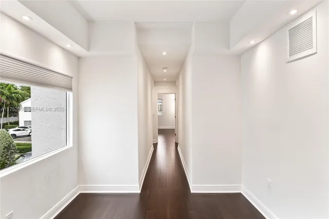 $1,999,999 | 20205 West Oak Haven Circle, Miami, FL 33179