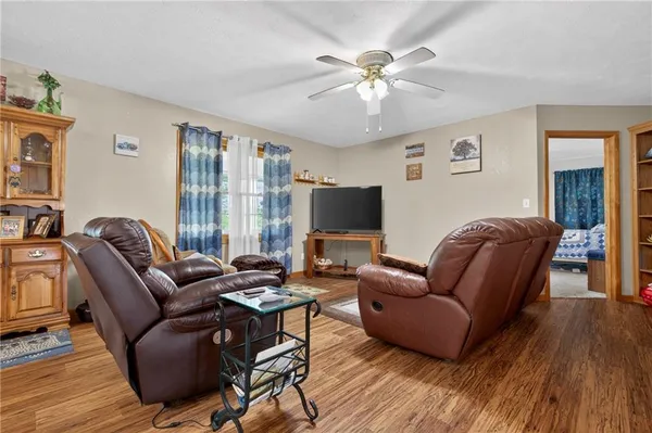$398,500 | 13830 East Musket Road, Nevada, MO 64772