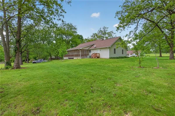 $398,500 | 13830 East Musket Road, Nevada, MO 64772