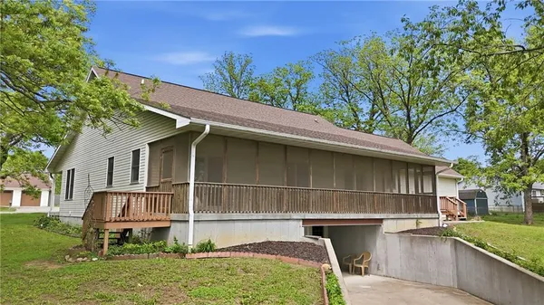 $398,500 | 13830 East Musket Road, Nevada, MO 64772