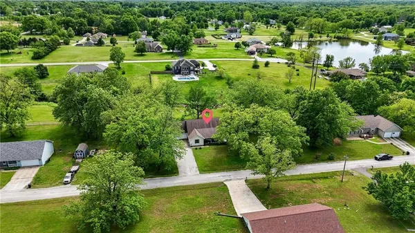 $398,500 | 13830 East Musket Road, Nevada, MO 64772