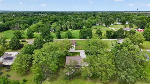 $398,500 | 13830 East Musket Road, Nevada, MO 64772