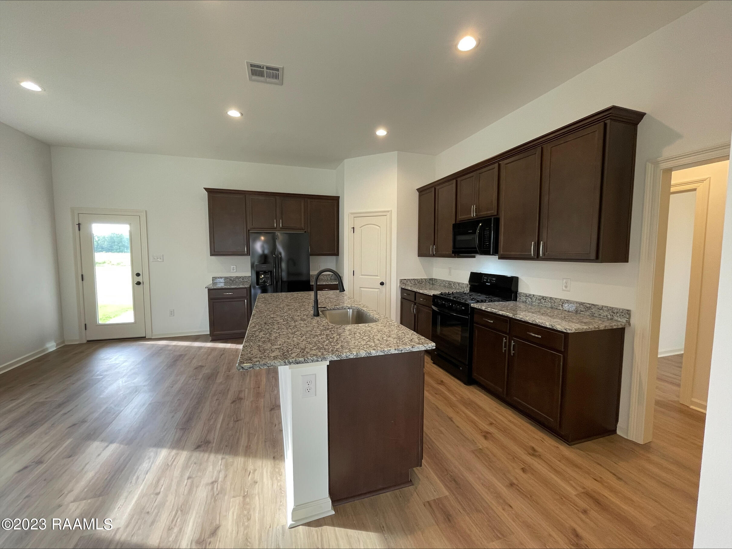 119 Resthaven Way Lafayette, LA 70506 - Photo 3 of 5