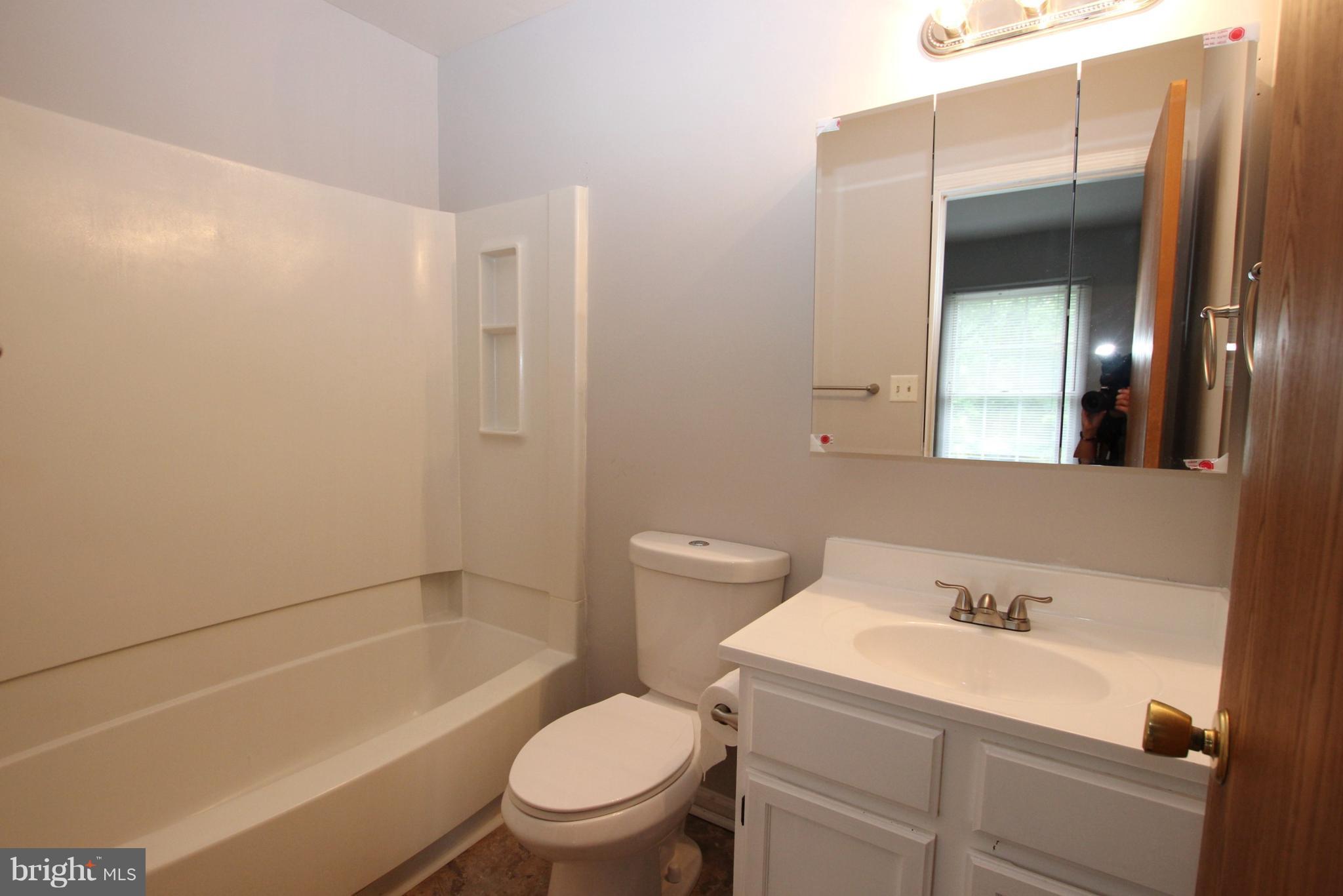 20 Rutherford Place Harpers Ferry, WV 25425 - Photo 12 of 21 Bath (Master) 1