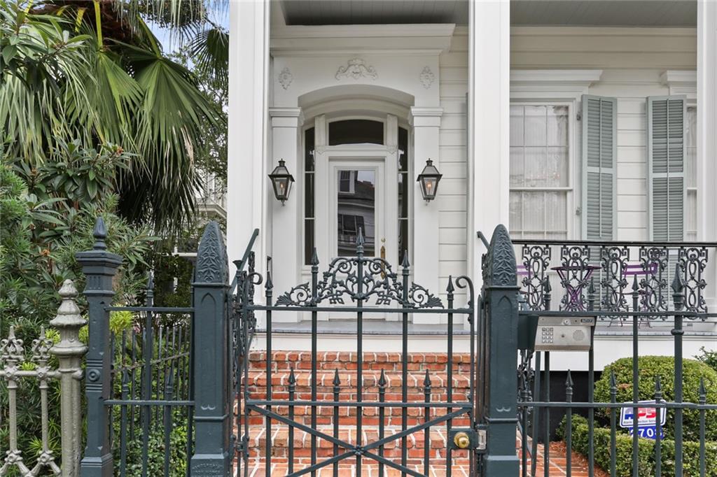 2708 Coliseum Street New Orleans, LA 70130 - Photo 4 of 41