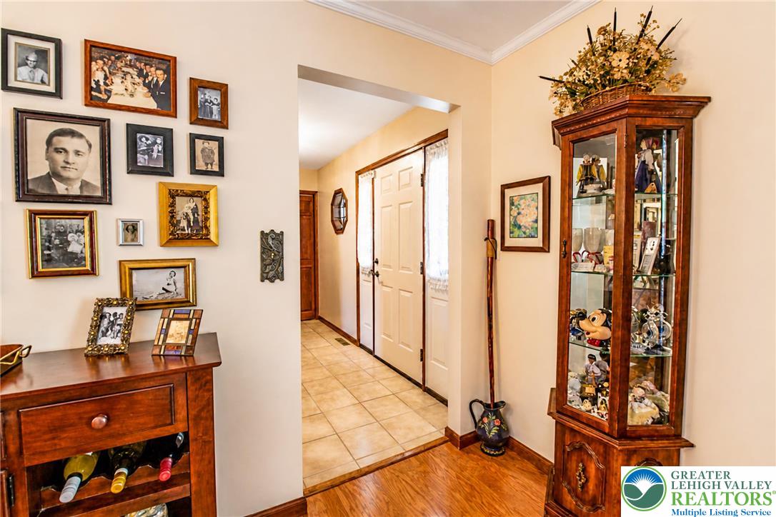 3522 Timber Lane Bethlehem, PA 18020 - Photo 8 of 47 Gallery Image 8