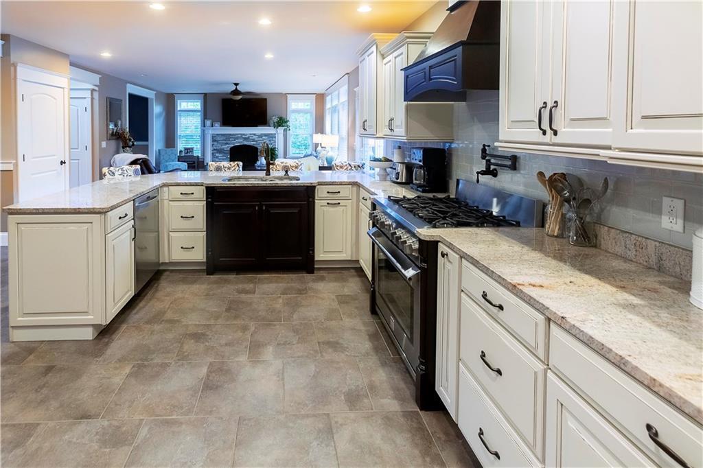 15 Oak Ridge Drive Hermon, ME 04401 - Photo 10 of 35 Porcelain tiled flooring and Subway...