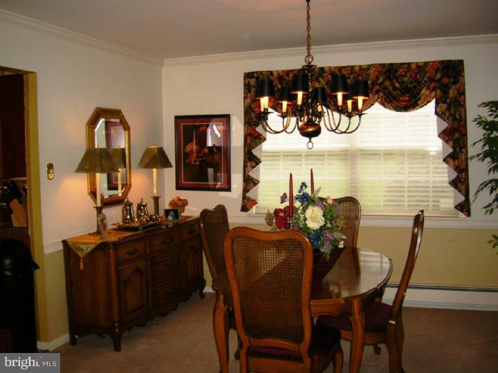 608 Foster Drive Springfield, PA 19064 - Photo 12 of 25 Dining Room