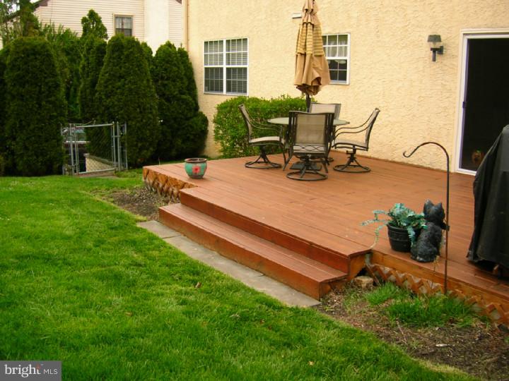 608 Foster Drive Springfield, PA 19064 - Photo 5 of 25 Exterior Back