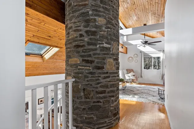 a view of an outdoor space of the house