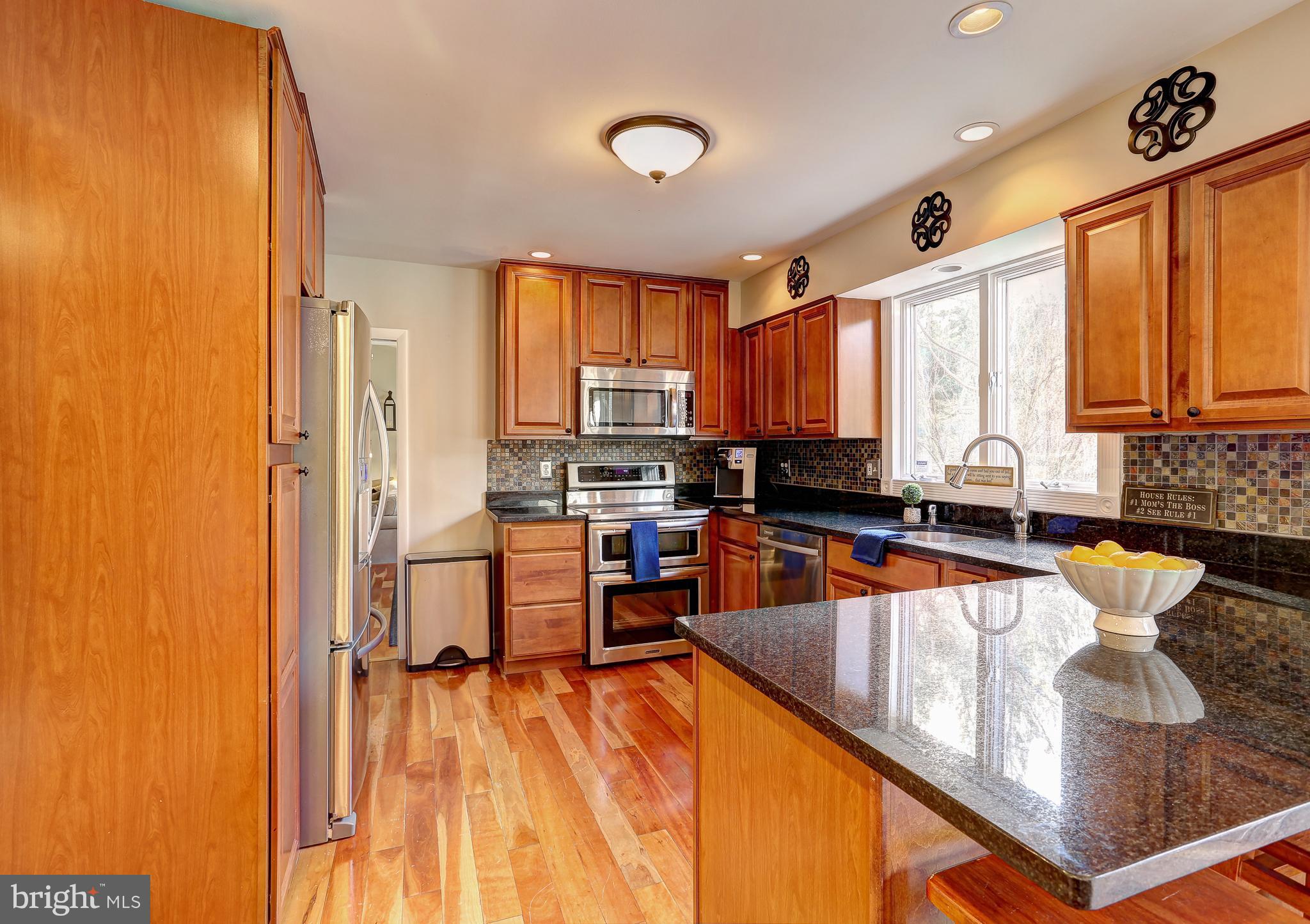 12233 Etchison Road Ellicott City, MD 21042 - Photo 8 of 48 CUSTOM CABINETRY & RECESSED LIGHTING