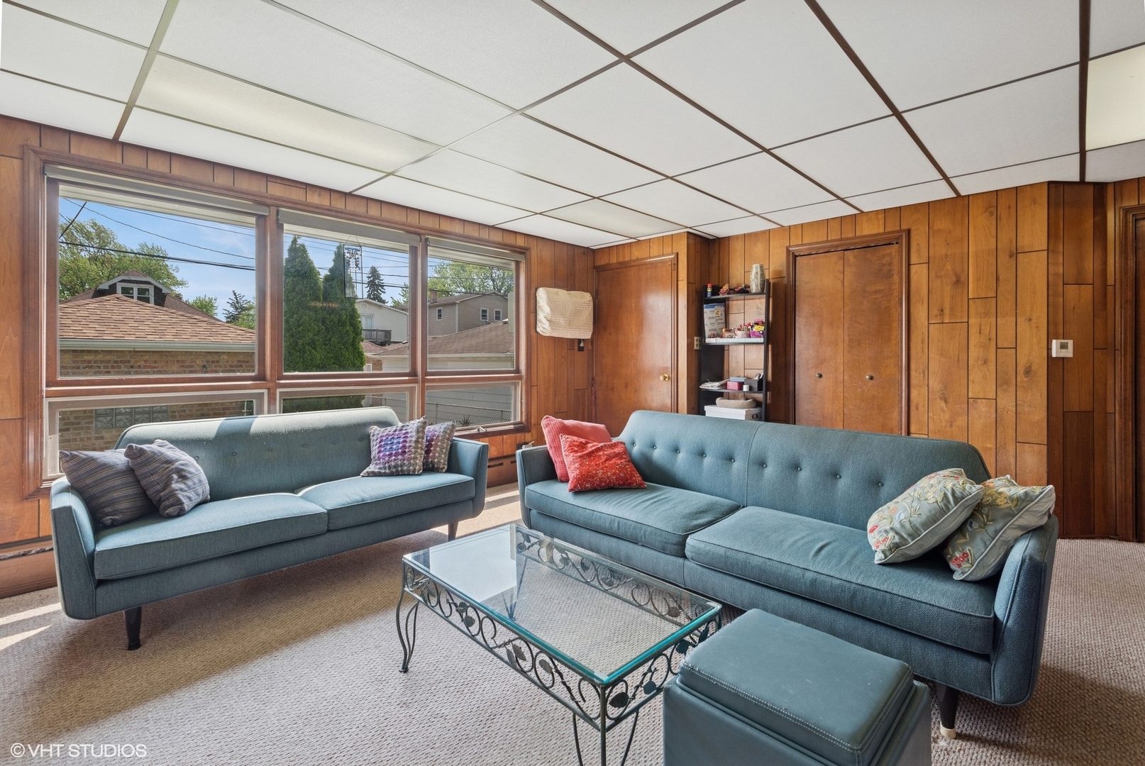 6321 North Merrimac Avenue Chicago, IL 60646 - Photo 8 of 21 a living room with furniture and a large window