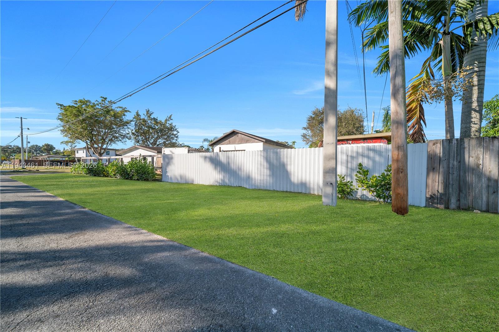 17255 Southwest 299th Street Homestead, FL 33030 - Photo 8 of 47