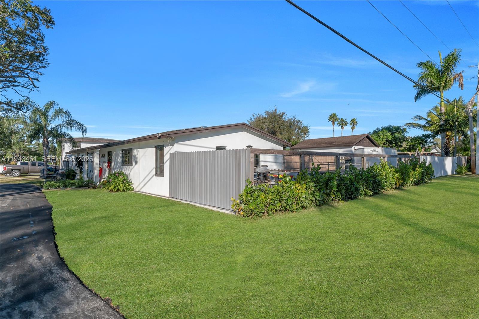 17255 Southwest 299th Street Homestead, FL 33030 - Photo 9 of 47