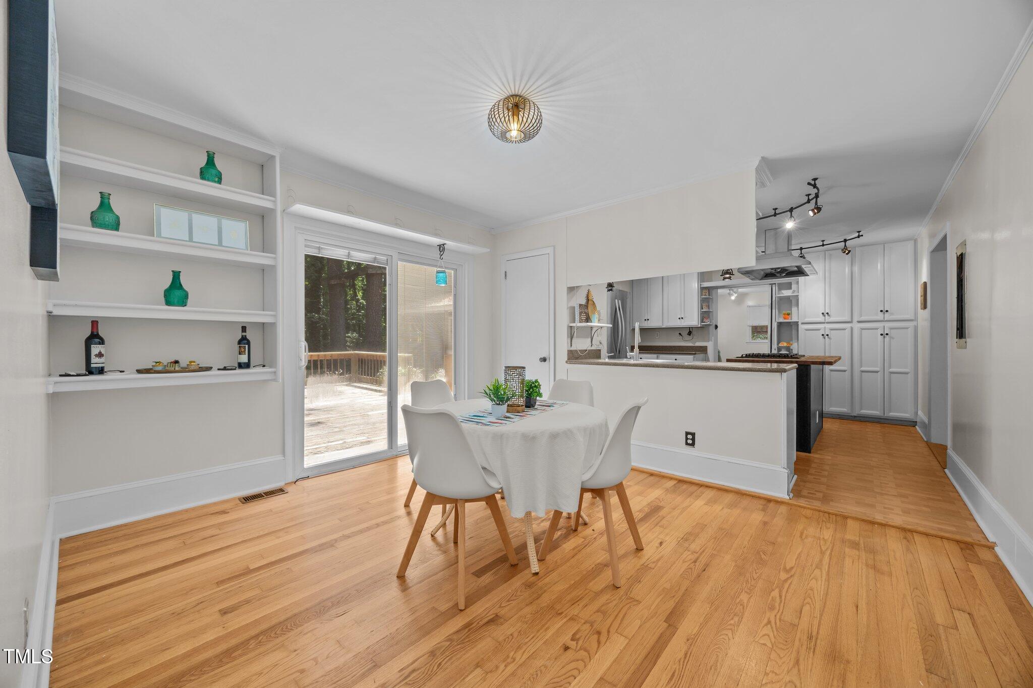 5257 Vann Street Raleigh, NC 27606 - Photo 10 of 28 Eating Area