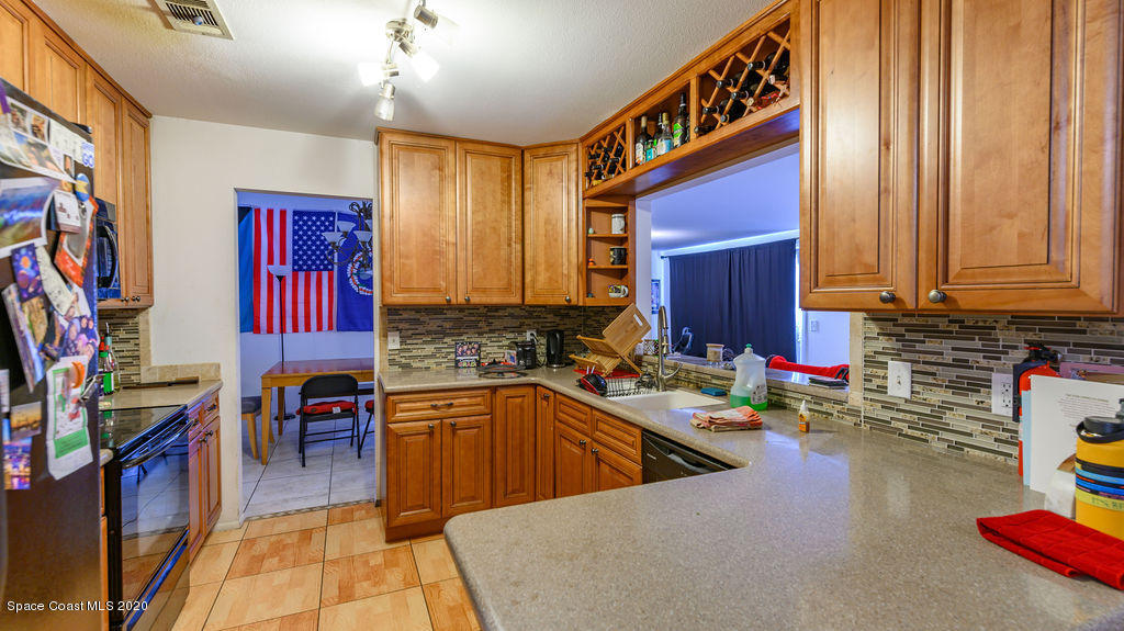 1327 Cherry Hills Road Northeast Palm Bay, FL 32905 - Photo 10 of 22 NZ7_2044