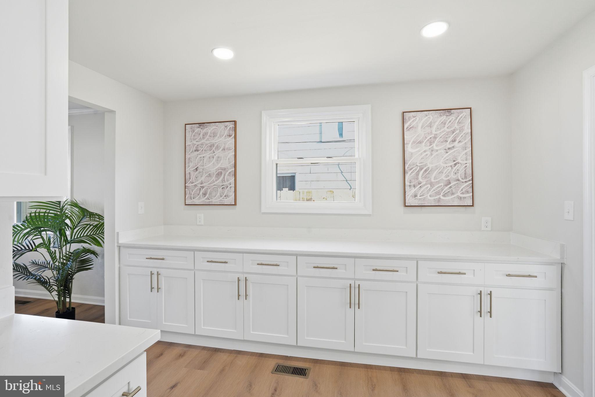 8233 Longpoint Road Baltimore, MD 21222 - Photo 8 of 35 Gallery Image 8