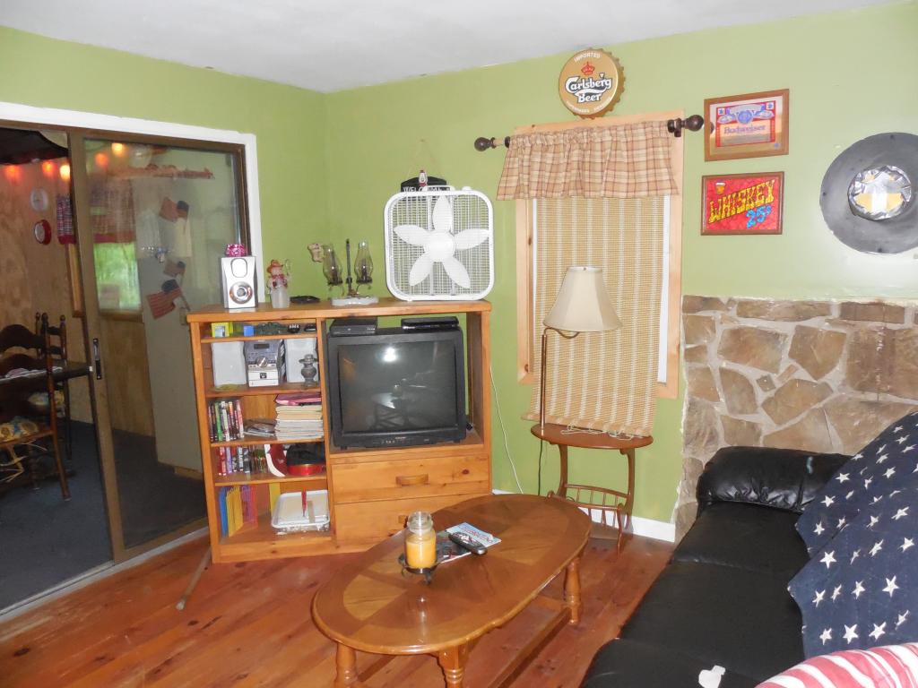 16 Collettes Grove Road Derry, NH 03038 - Photo 5 of 11