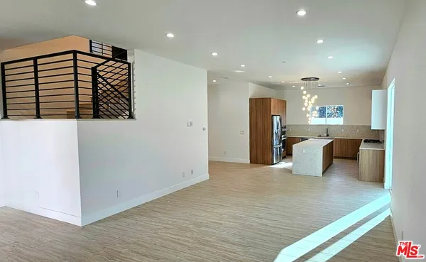 $6,900 | 15224 West Holyland Drive, Van Nuys, CA 91411
