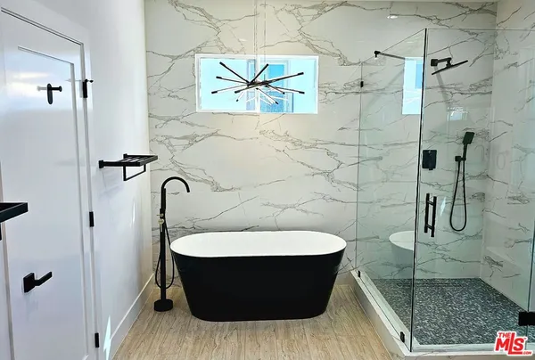 $6,900 | 15224 West Holyland Drive, Van Nuys, CA 91411