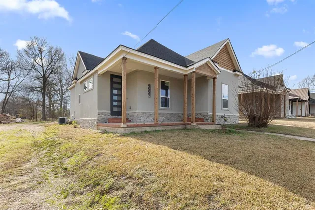 $195,000 | 1237 Bonham Street, Paris, TX 75460