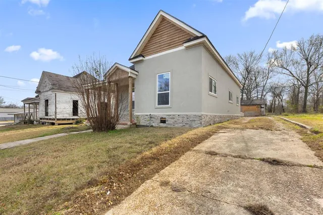 $195,000 | 1237 Bonham Street, Paris, TX 75460