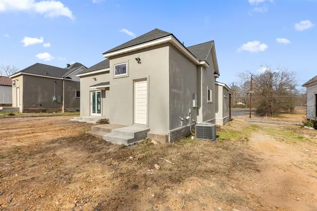 $195,000 | 1237 Bonham Street, Paris, TX 75460